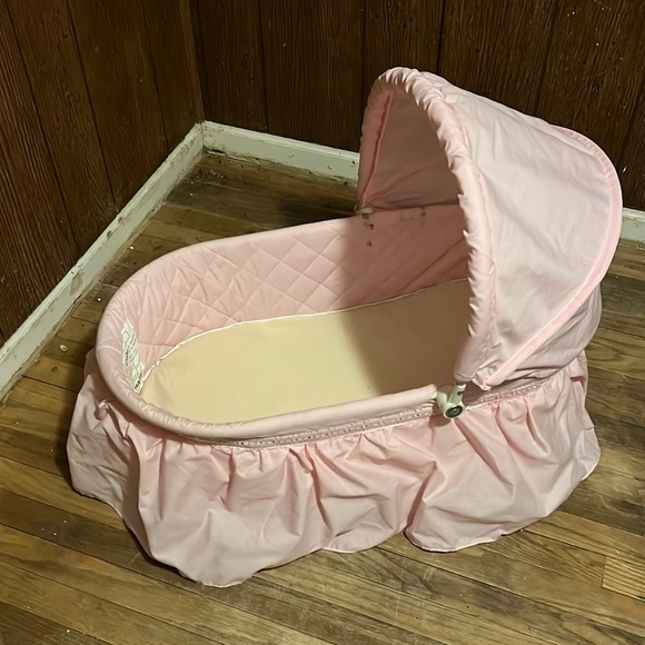 Baby bed - Picture 1 of 1